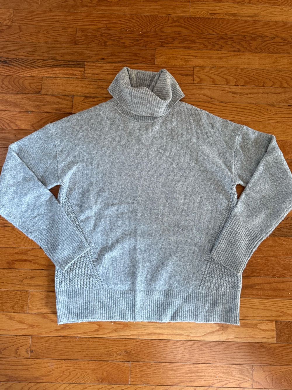 Max Studio Soft Gray Turtleneck Sweater Size L Cozy Relaxed Knit